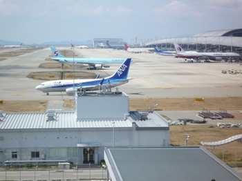 2009年4月2日（木）LUMIX関西空港ブログ用 008.jpg