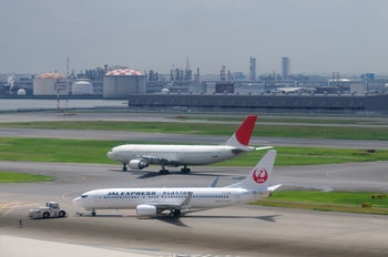 2011年8月4日（木）羽田空港・Ｔ１北側デッキP7・保存用２ 351raw.jpg